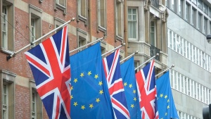 Англия представя нов антиемигрантски доклад