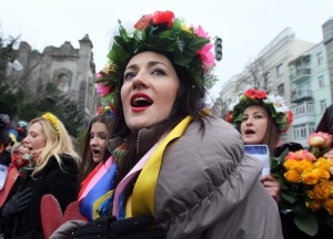 Протестиращи украинки създадоха женска рота за самоотбрана