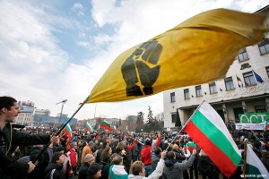 „Ранобудните“ на протест срещу увеличаването на депутатските заплати