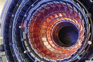 Строят по-голям андронен колайдер