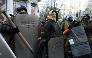 Пострадали и ограбени в безредиците в Киев