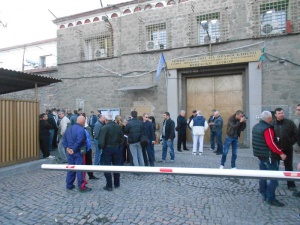 Служителите в затворите искат по-висока степен на защита