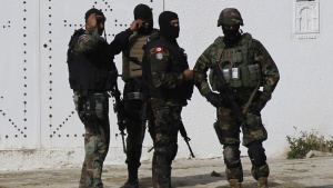 Терористи убиха четирима души в Тунис