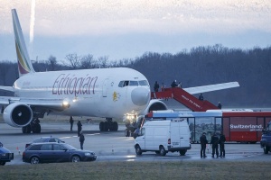 Отвлечен самолет принуден да кацне в Женева