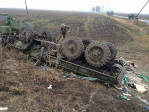 Военен камион се обърна на път за Киев, трима загинаха