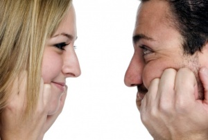 Жените харесват повече лаконични мъже с плътни гласове