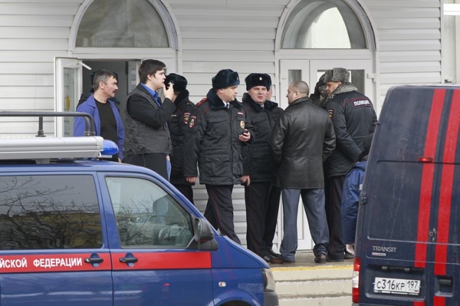 Полицай в тежко състояние след стрелбата в училище в Москва