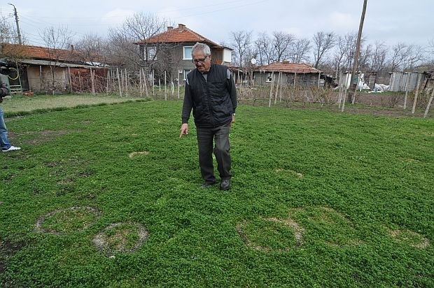 Откриха мистериозни кръгове в Хасково, като знаци на НЛО