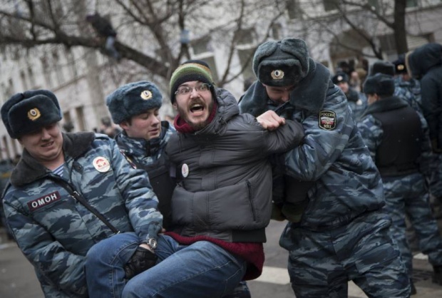 До 4 години затвор за протестиращи срещу Путин през 2012 г.