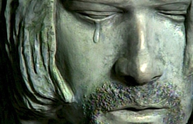 Откриха плачеща статуя на Кърт Кобейн