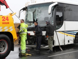 Автобус с полицаи катастрофира в Турция