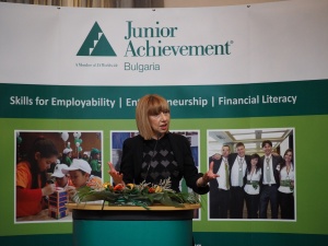 Над 1000 ученици и студенти стават мениджъри за ден