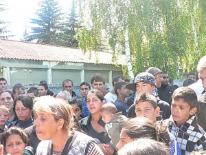 Ромите в Самоков плашат с протести, още нямат ток