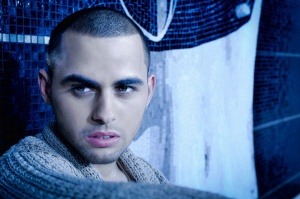 Алекс Мика идва в България