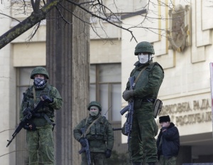 Руското знаме се вее над всички военни обекти в Крим