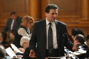 Фенове на ЦСКА в парламента си купуват акции