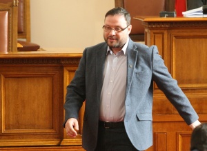 „Атака“ подкрепя жалбата срещу президента до КС, ДПС с нагласа