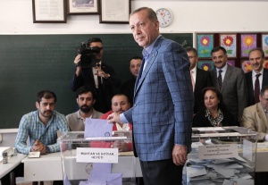 6-ма убити при сблъсъци на местните избори в Турция