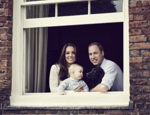 Принц Джордж е звездата в нова снимка на Уилям и Кейт