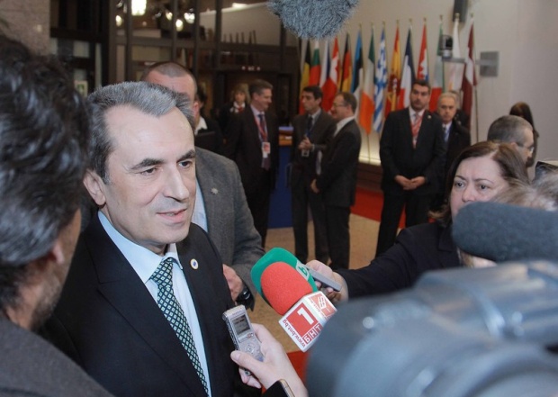 Орешарски посреща сръбския и румънския премиер