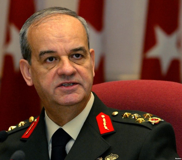 Турски съд отмени доживотната присъда на бившия началник на армията