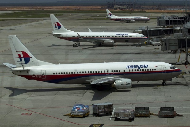 Самолет с 239 души на борда се разби край Виетнам