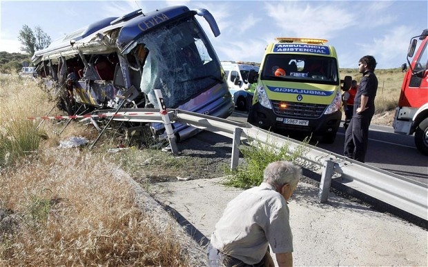 Автобус със 17 швейцарски туристи катастрофира в Испания – един загинал