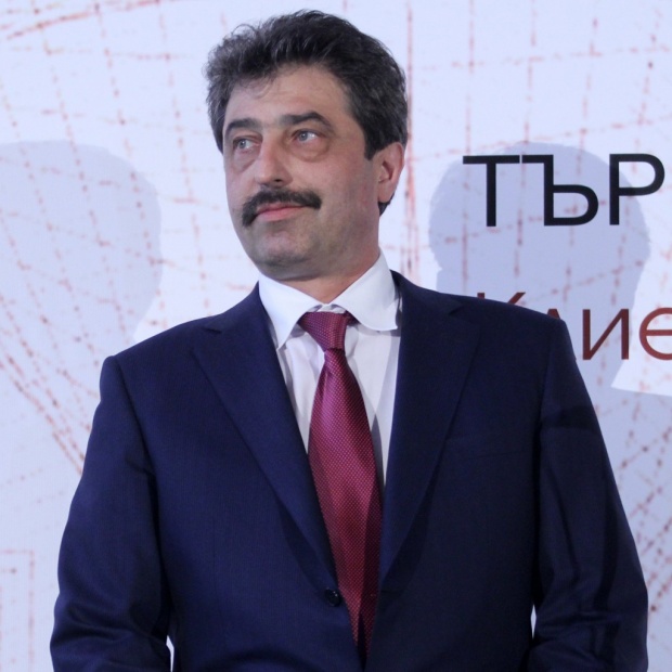Цветан Василев даде  „Протестна мрежа“ на прокурор