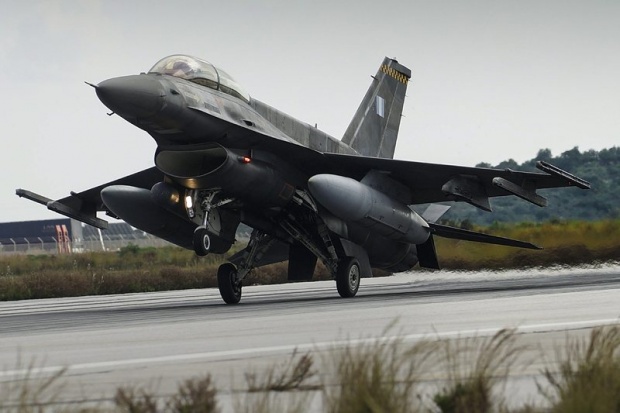 САЩ пращат 300 войници и 12 изтребителя Ф-16 в Полша