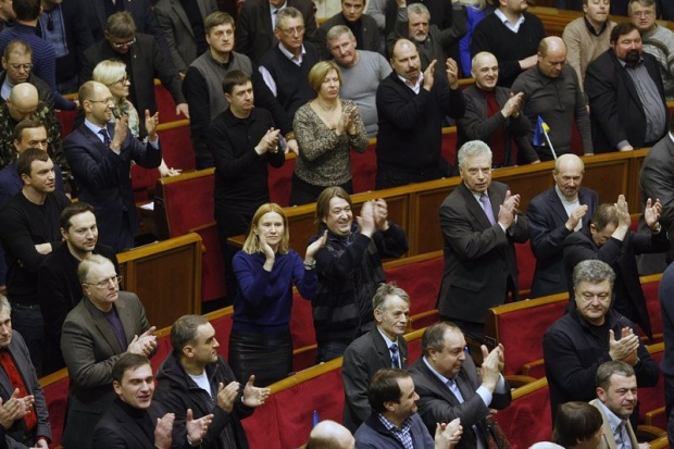 Украинската Рада разпусна парламента на Крим