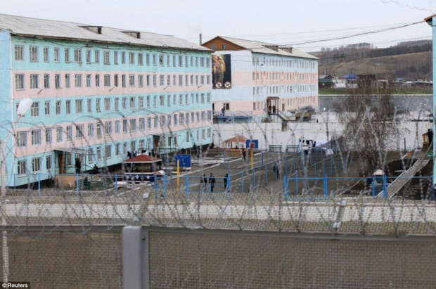 29 затворници прерязаха вените си заради издевателства над тях в Русия