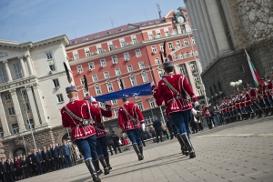 Песни и танци за 10-ата годишнина от членството ни в НАТО