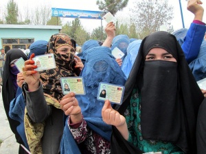За първи път демократични избори в Афганистан