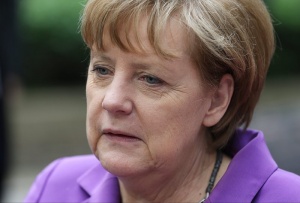 Меркел заплаши Русия с икономически санкции
