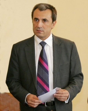 Орешарски се срещна с български възпитаници във Виетнам