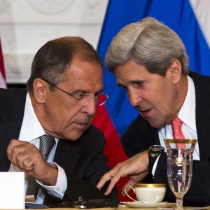 Кери и Лавров искат мирно разрешаване на кризата в Украйна