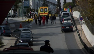 Кола-бомба взривена пред банка в Атина