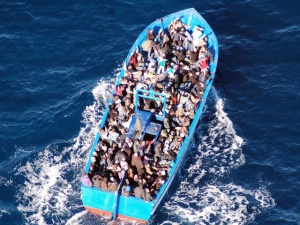 Италия спаси нови 896 имигранти