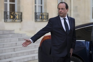 Френският президент продължава да губи популярност