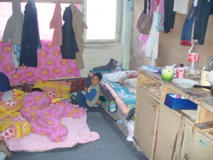 Близо 10% от децата на бежанците ходят на училище