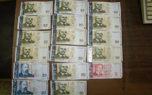 Полицаи разбиха печатница за фалшиви пари