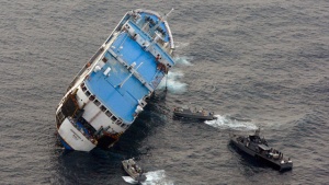 Ферибот потъна край Южна Корея, един загинал