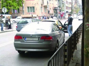 Иво Аръков катастрофира, блъсна се в такси