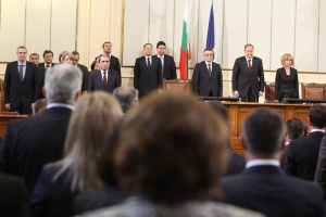 Депутатите почетоха паметта на жертвите от атентата в „Св. Неделя"