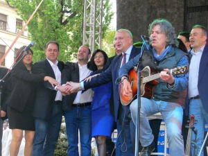 С мимове, лего и песни стартира кампанията на Реформаторския блок