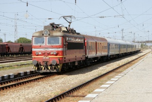 Пускат допълнителни вагони за 139 влака за празниците