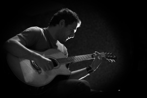 Българин, написал песен за Украйна, предизвика дискусии в Русия