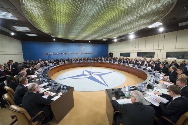 НАТО обсъжда кризата в Украйна