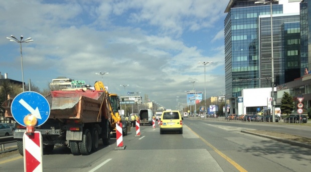 Задръстване на „Цариградско шосе“ заради ремонта