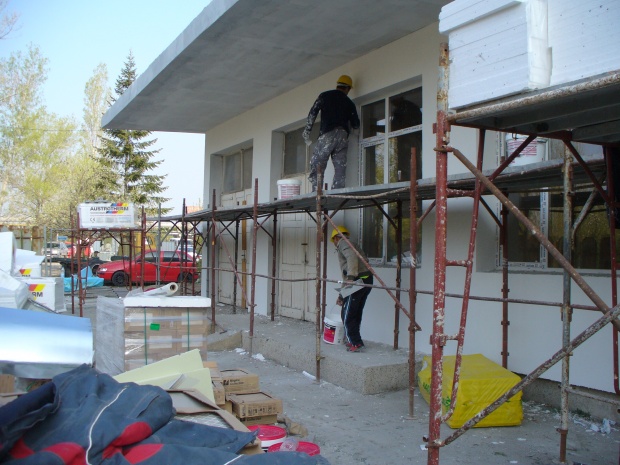 Завършва първият ремонт в центъра за бежанци във „Военна рампа”